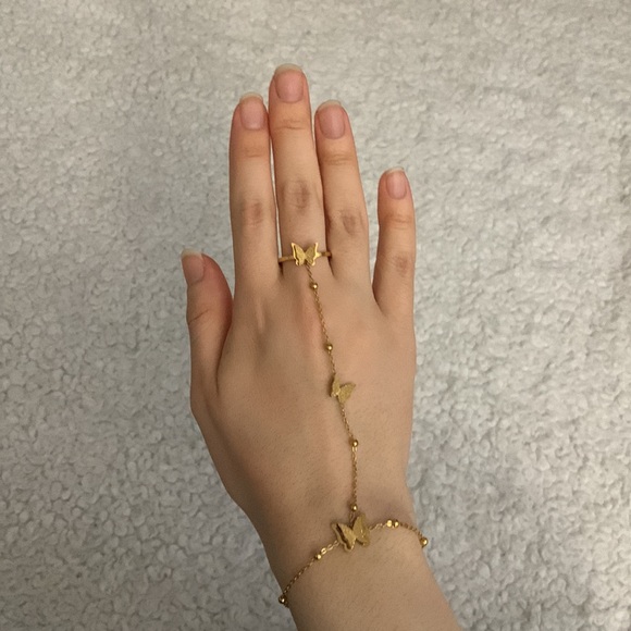 Gold Butterfly Hand Chain - Picture 4 of 17